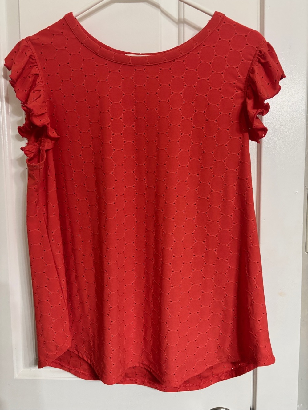 Kim & Cami Coral Red Eyelet Circle Pattern Top Size L